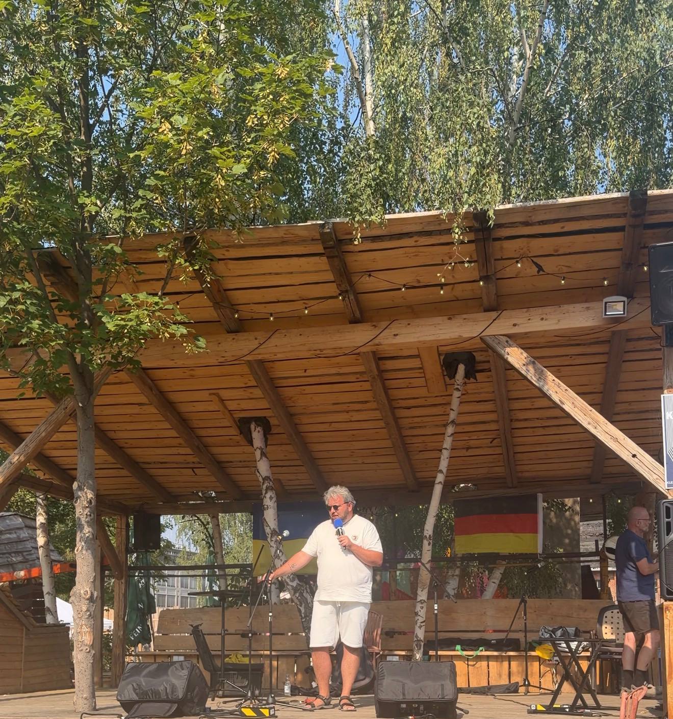 Mike Udlis — виступ